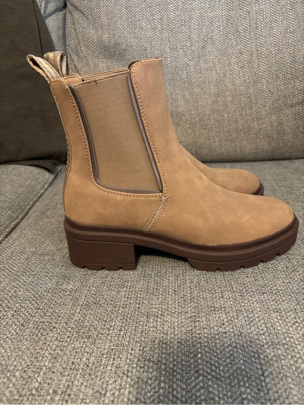 Rocket Dog Iggie Chelsea Boots Woman’s 6.5.